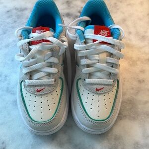 Nike Force 1 sneakers